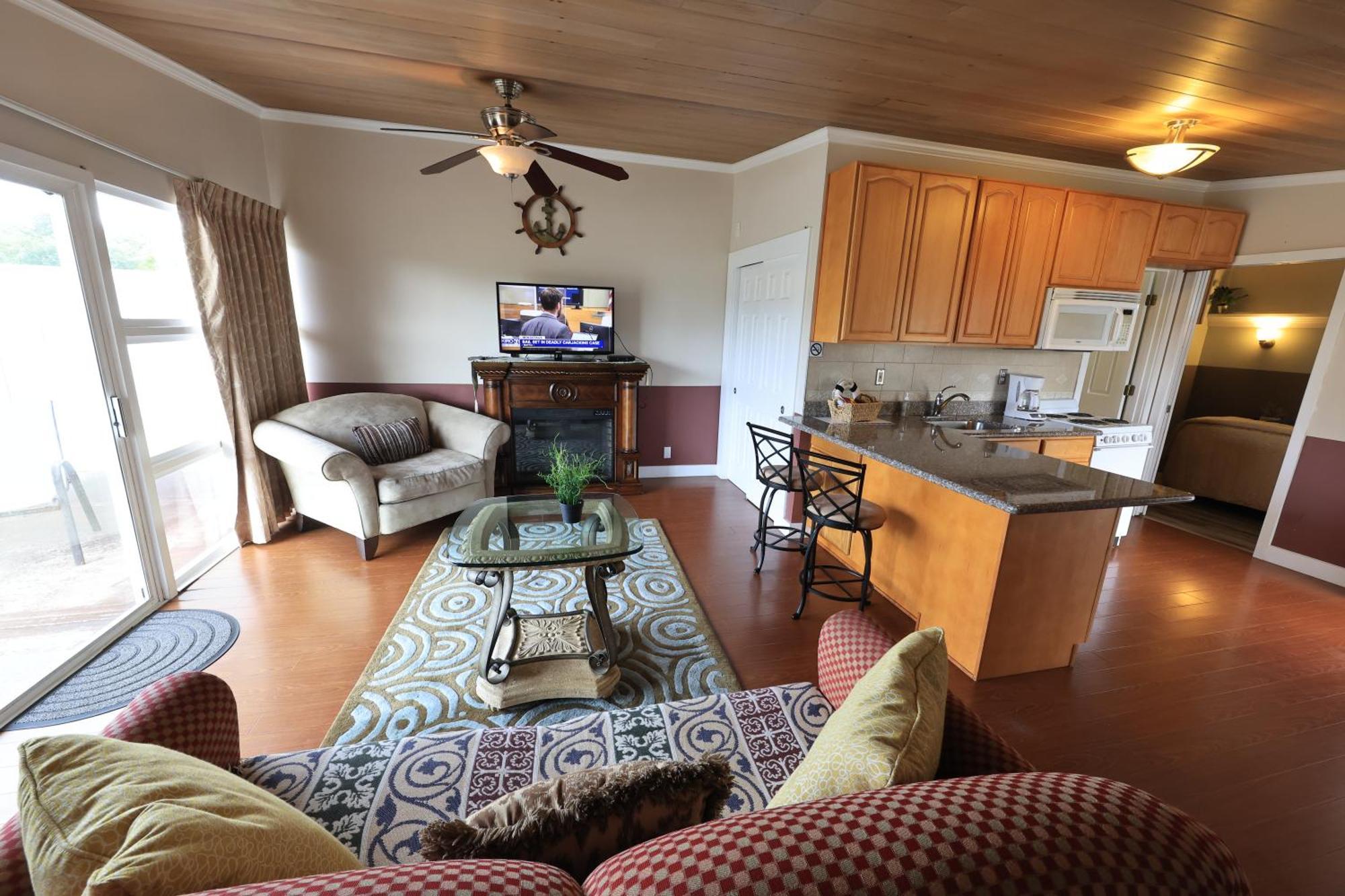 Beachwood Condos & Resort Copalis Beach エクステリア 写真