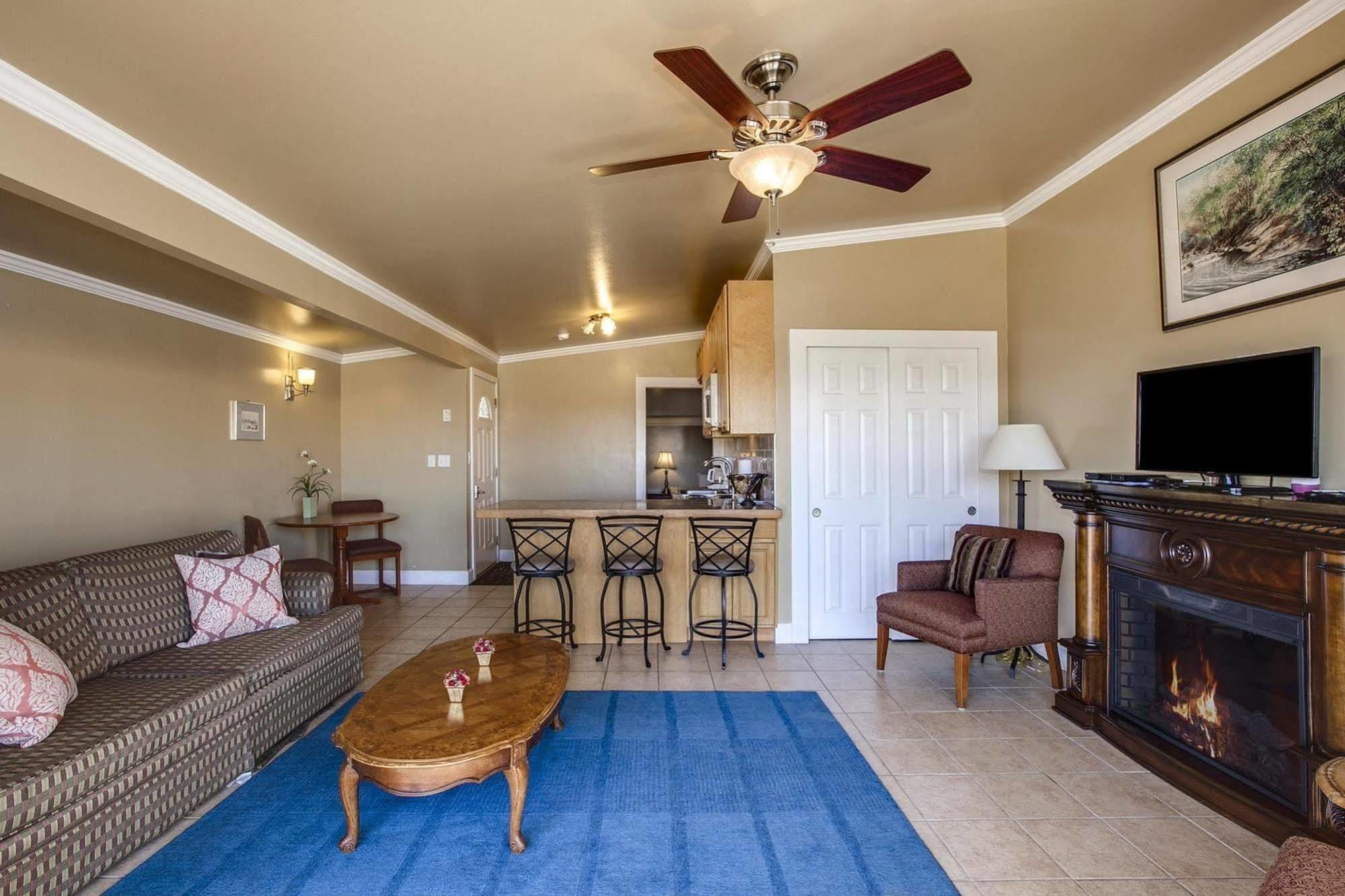 Beachwood Condos & Resort Copalis Beach エクステリア 写真